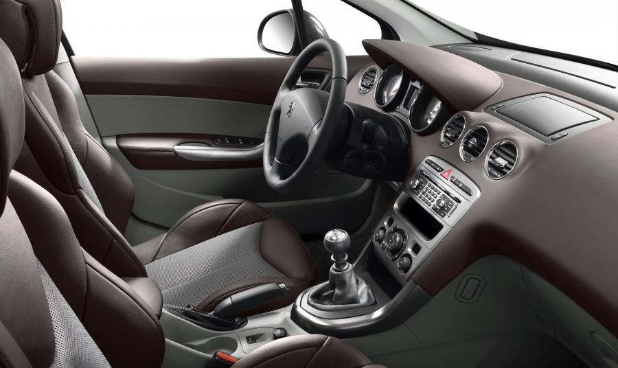  Peugeot 308 GT 2008 года  (фото 11 из 101)